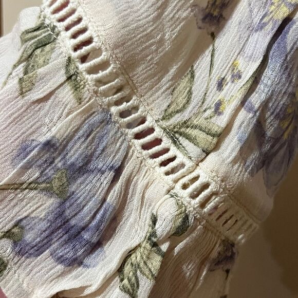 NWT AMERICAN EAGLE Floral Peasant Blouse Tie Front Bell Sleeves Cream Purple Med - Picture 4 of 6